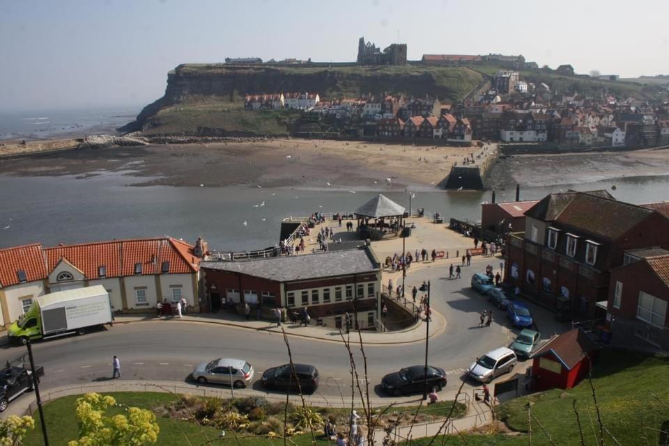 Little Pie In The Sky Bed and Breakfast Whitby Eksteriør billede